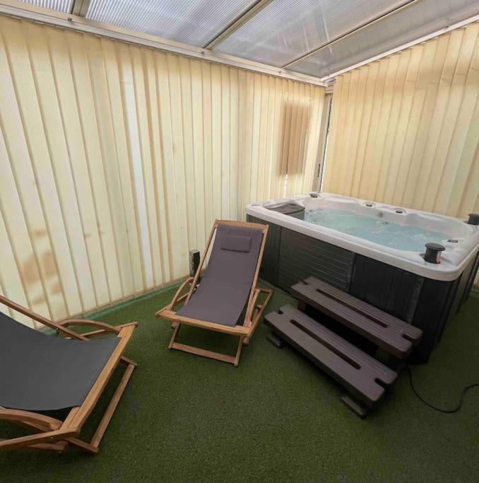Houdarling Chalet Et Spa Hammam Jacuzzi Et Sauna Nimes Ngoại thất bức ảnh