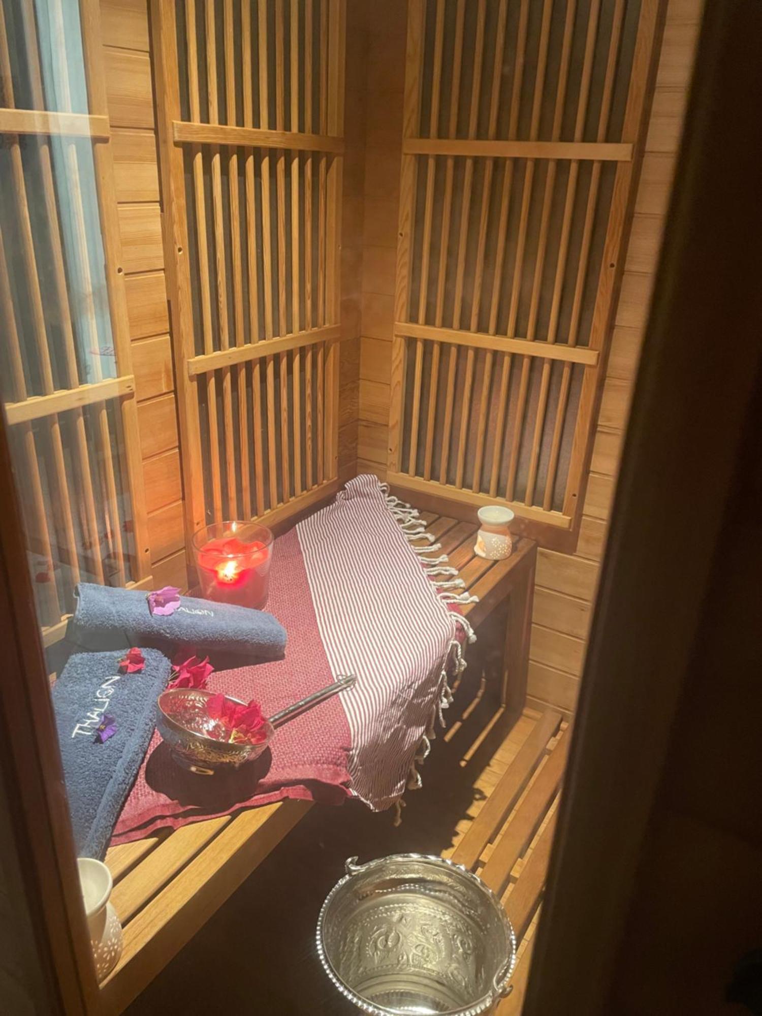 Houdarling Chalet Et Spa Hammam Jacuzzi Et Sauna Nimes Ngoại thất bức ảnh